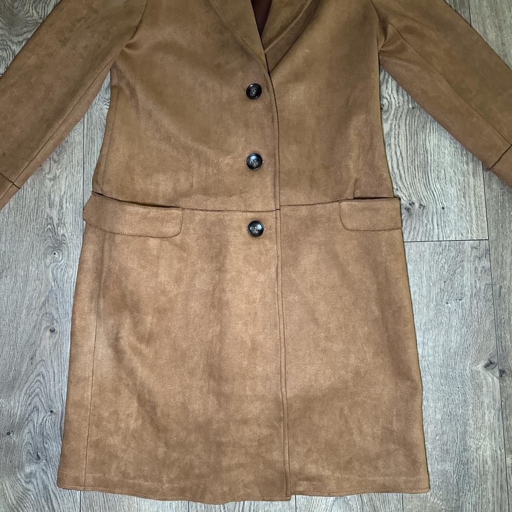 Louche- microsuede long coat with button closure and two front pockets. - Picture 2 of 5